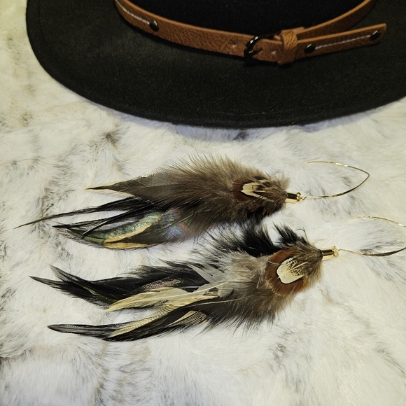 Beautiful feather earrings - Picture 3 of 6